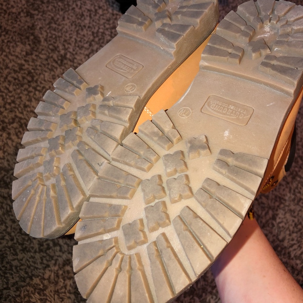 Boots - Picture 3 of 4